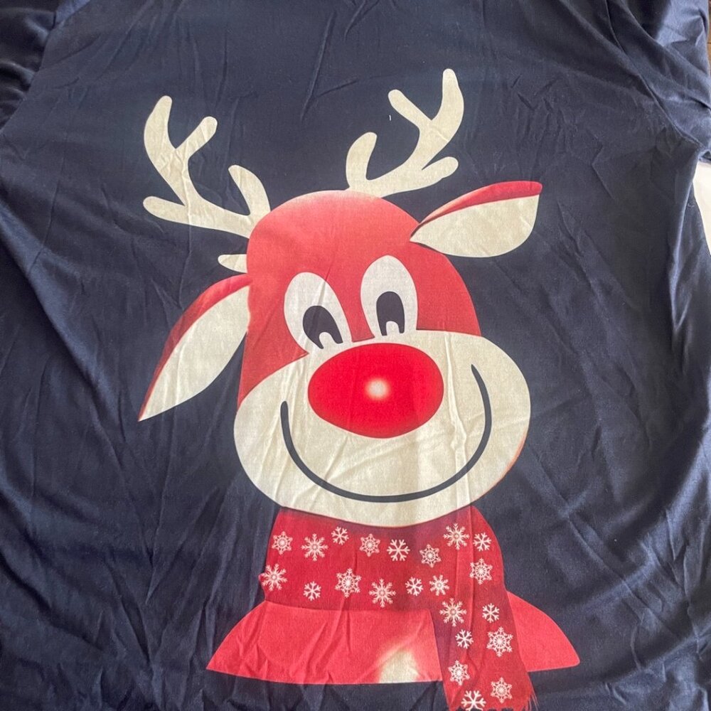 Christmas Reindeer Graphic T-Shirt